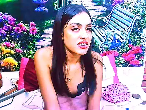 IndianPretty14u2Luv webcam