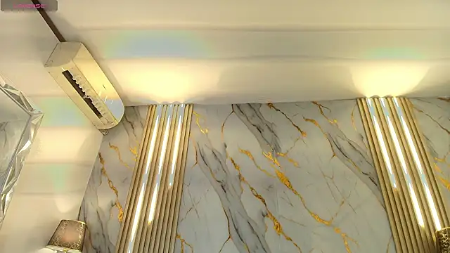 Tiifany_Baker webcam