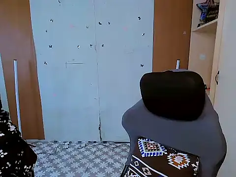 YourNikkieXxx webcam