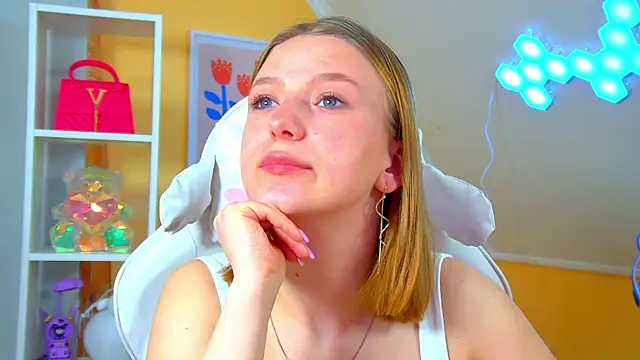 BeatriceBinoche webcam