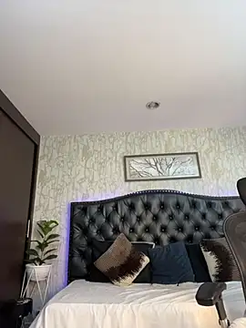 lander_cruz - Lander_Cruz's free webcam - UK Sex Cams