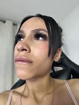 Miaa_love6969 webcam