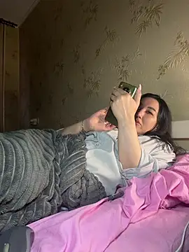 Naughtbaby_2025 webcam