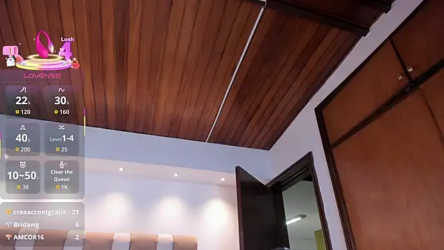 Saara_Corraless webcam