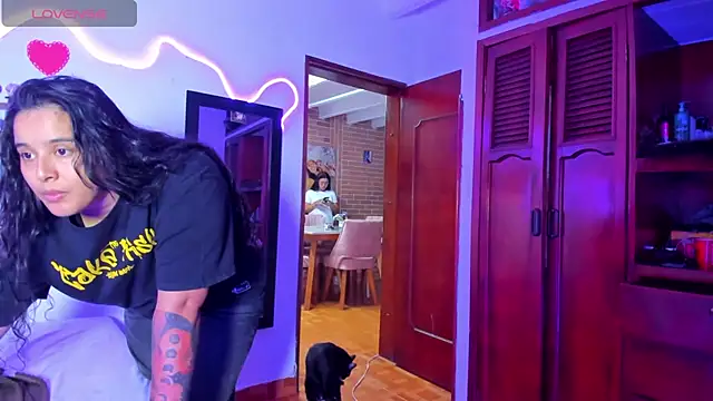 Dilan_and_Mia webcam