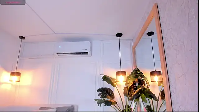 Nicole_Whittee webcam