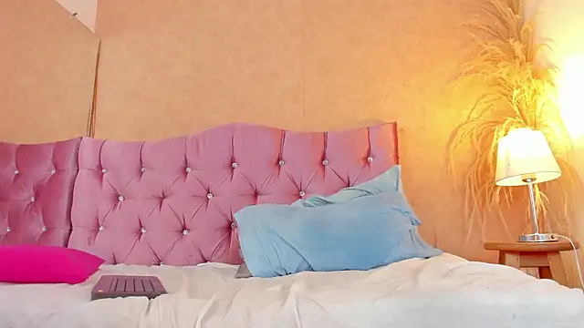 KARINAJTORRES webcam