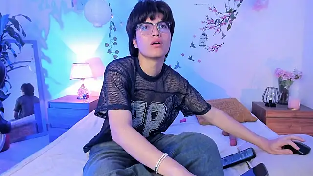 kai_blaz (M twink) - Take off clothes