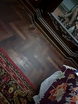 MatureElegantWidow webcam