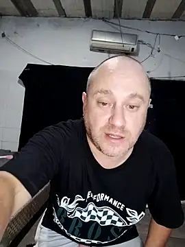  dieciochoyundia chat room