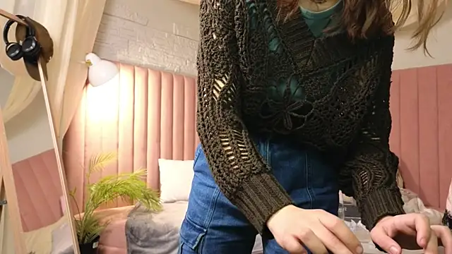 emma_chaser - Emma_chaser's free webcam - UK Sex Cams