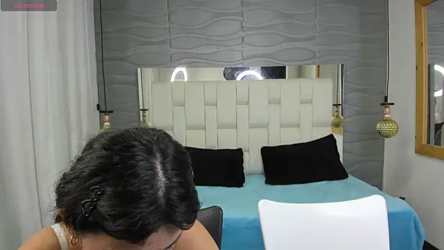 Veyra_Thaliaa webcam