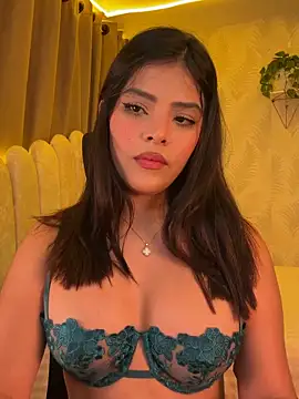 Webcam Model (Sara-Evans)  is live.Free join now!