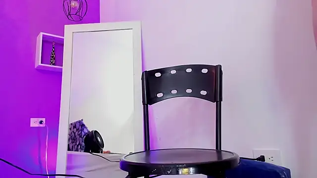 charlote_hot69 webcam