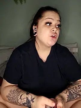 Webcam Model (Saucy-Serenity)  is live.Free join now!