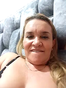 charlotte_milf30 webcam