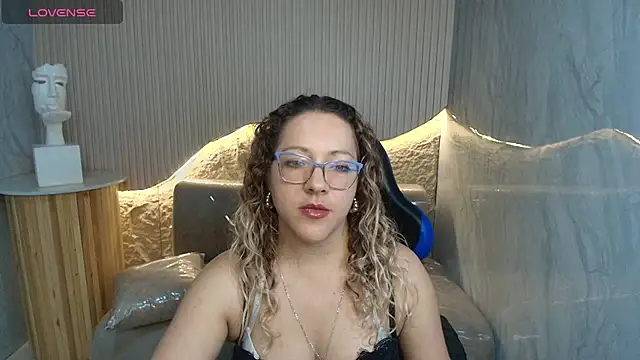 Rubia_encantada_r webcam