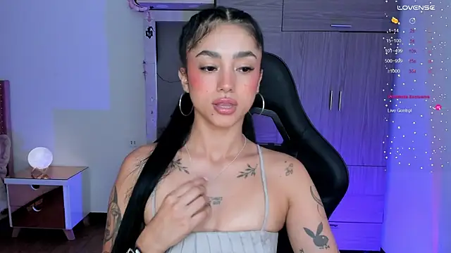 lizzie_corner_v - Lizzie_corner_v's free webcam - UK Sex Cams