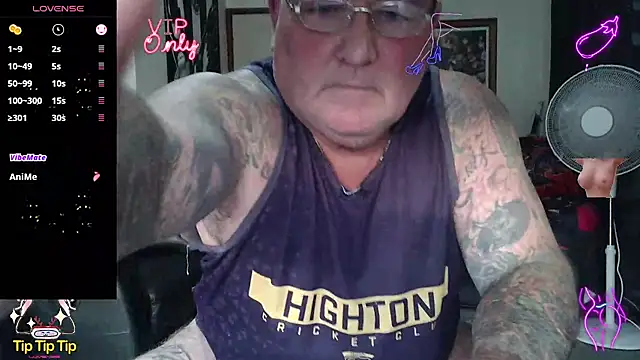 KINKYBLUEYES69 webcam