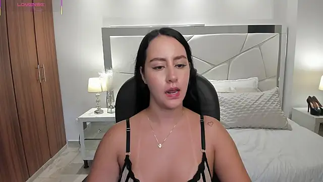 Natasha_Kiim_ webcam