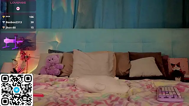 Aurora_Bennet webcam