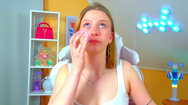 BeatriceBinoche webcam