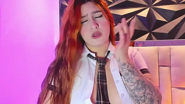 megan_whitee__ webcam