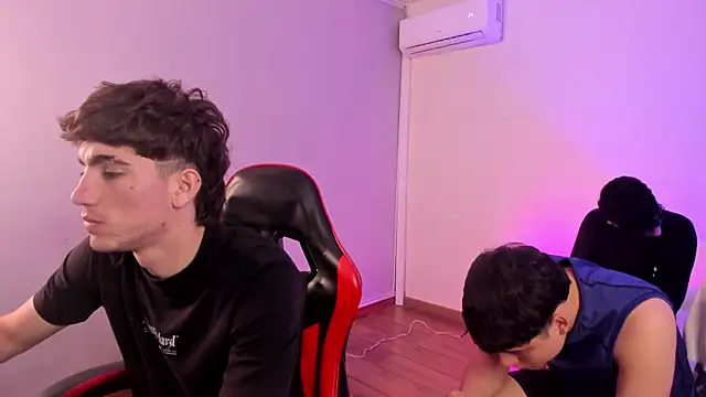 HotThreesoome webcam