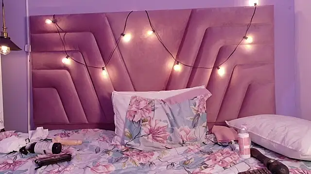 naughtyyindiann webcam