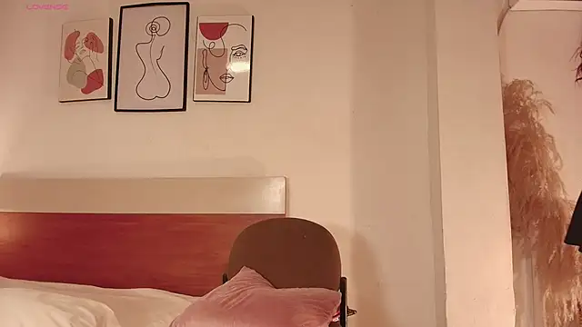 Emilyebony__ webcam
