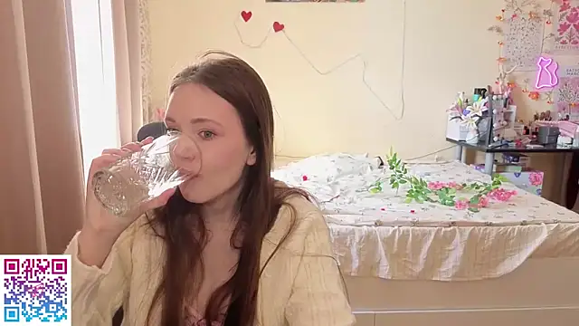 boozekirs_ (F teen) - close contact