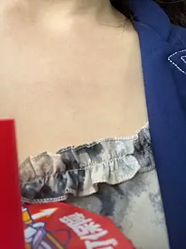 美女lucyxiaolulu在线直播