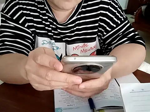 AngelwithEcup webcam