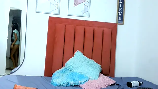 Sophie_and_andress webcam