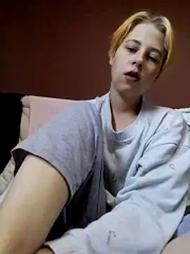 Gussie_Bridie webcam