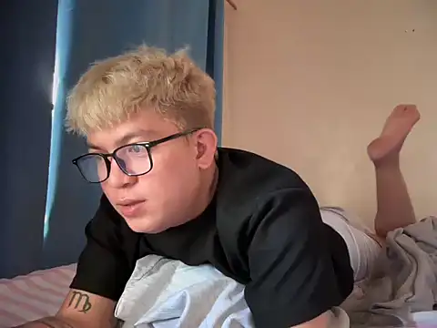 Fuckboii_intown webcam