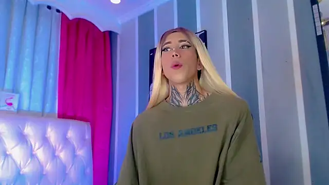 Julia_Bulette1 webcam