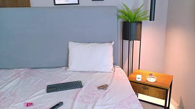 ThalianaRosse webcam