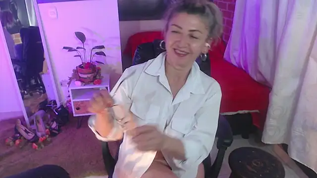 agnes_blackmoree webcam