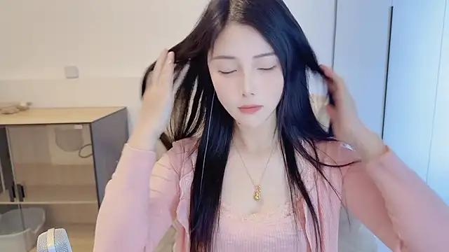 美女HaagenDazs_在线直播