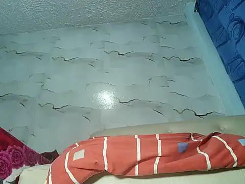 Rainbow_candy24 webcam