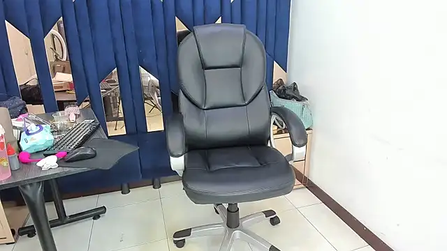 Aisha_hotts777 webcam