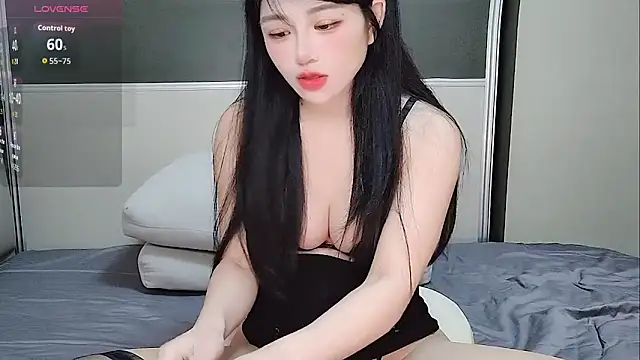 美女Lucky-lulu在线直播