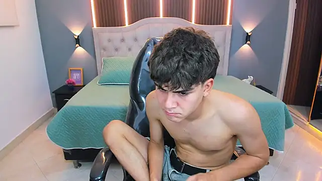 Tommy18__ webcam