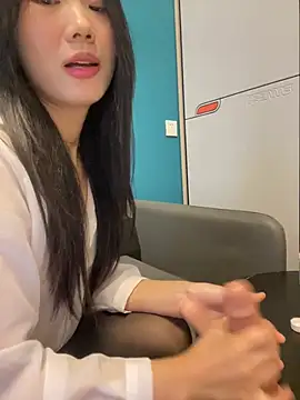 美女ZHJKS9988在线直播