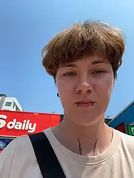 icemur (F teen) - Masturbation in doggy style