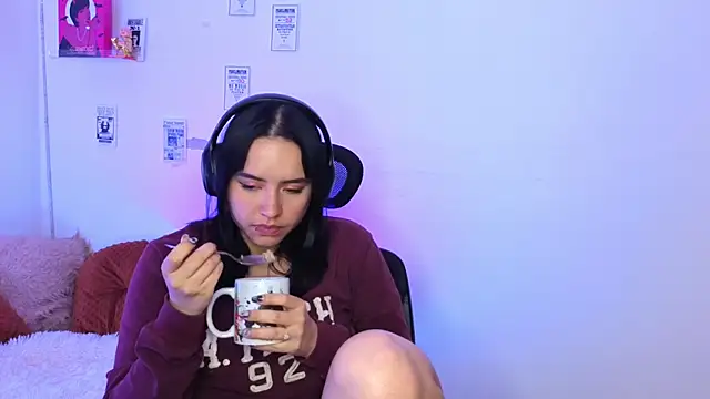 emily_lindey - Emily_Lindey's free webcam - UK Sex Cams