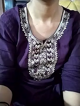 Webcam Model (RASHMI_SHARMA9)  is live.Free join now!