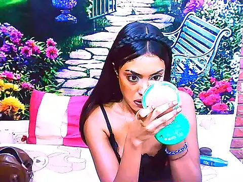 IndianPretty14u2Luv webcam