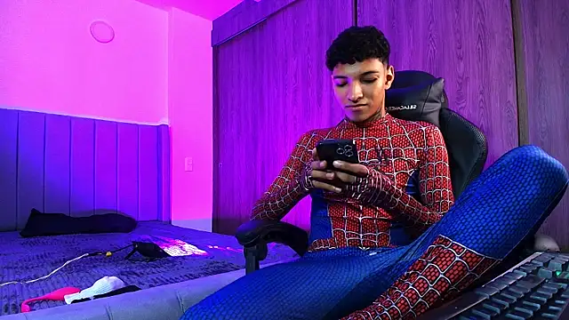 im_usuga - Im_Usuga's free webcam - UK Sex Cams